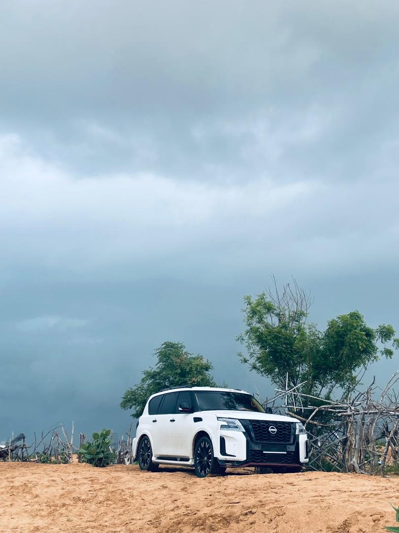 نيسان v8