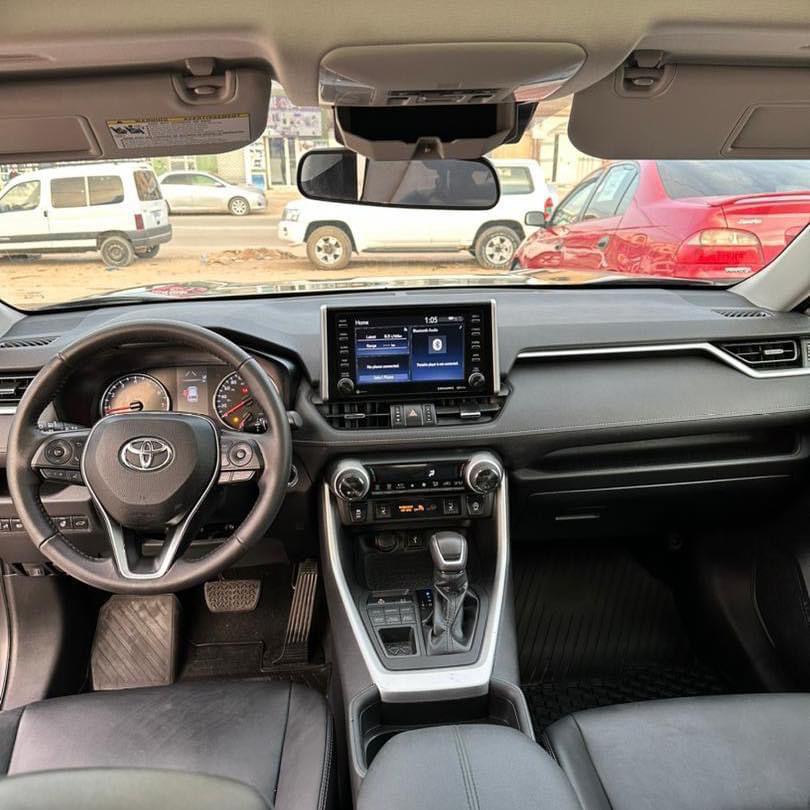RAV4 2021 XLE - صورة 2